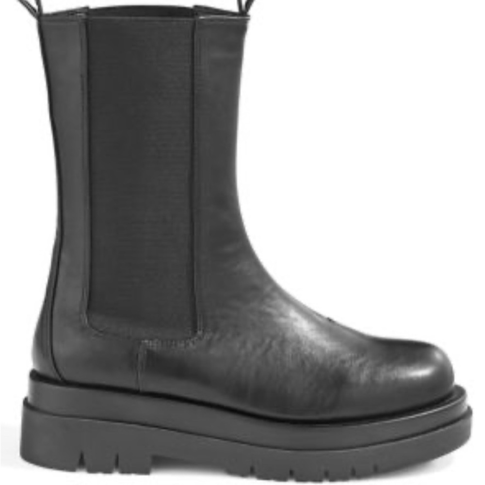 🌿 Black Platform Chelsea Boots